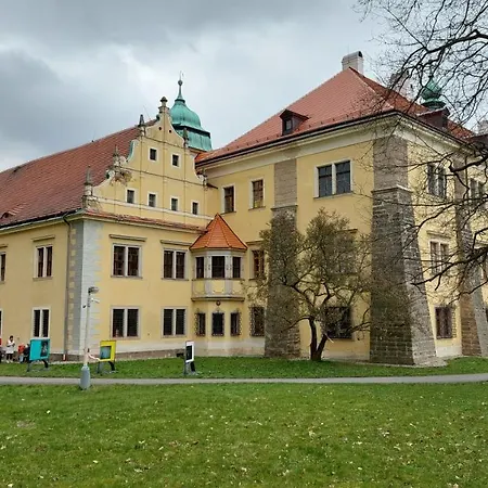 Daire Kousek Od Jezera